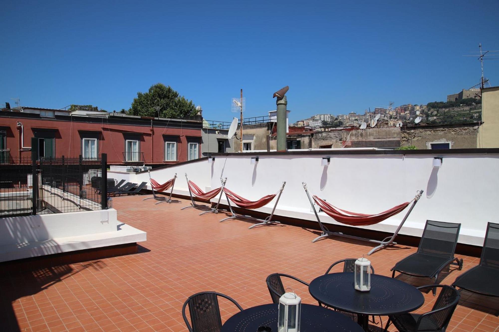 Lucullo'S Rooftop Наполи Екстериор снимка
